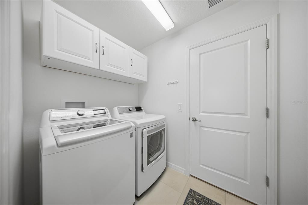 For Sale: $399,000 (3 beds, 2 baths, 1419 Square Feet)
