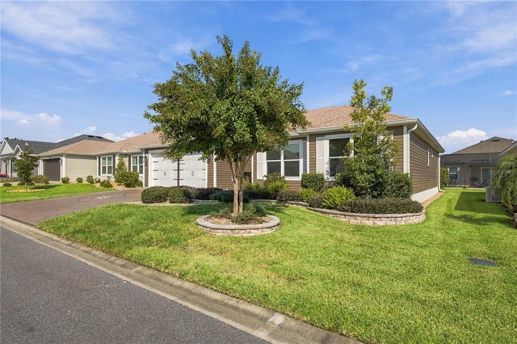 For Sale: $399,000 (3 beds, 2 baths, 1419 Square Feet)