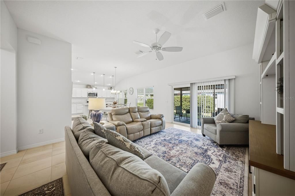 For Sale: $399,000 (3 beds, 2 baths, 1419 Square Feet)