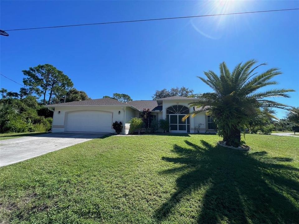 For Sale: $352,000 (3 beds, 2 baths, 1958 Square Feet)