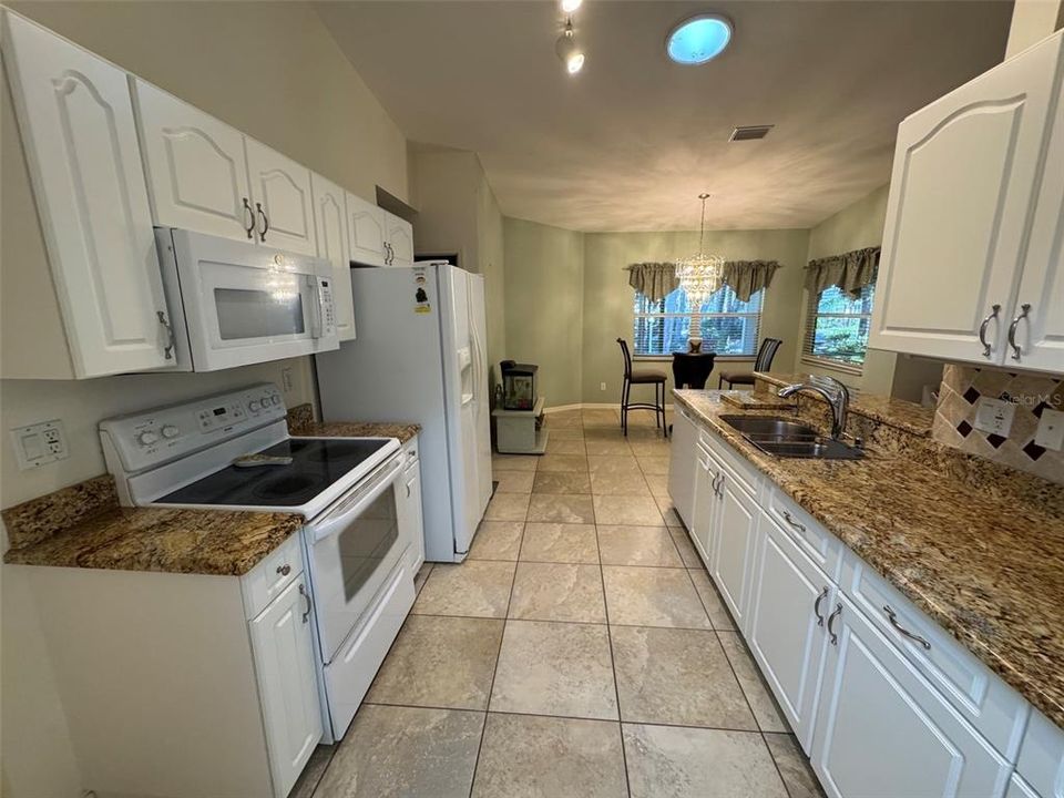 For Sale: $352,000 (3 beds, 2 baths, 1958 Square Feet)