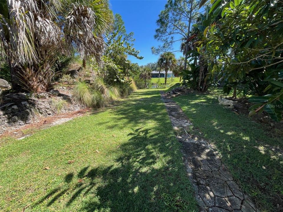 For Sale: $352,000 (3 beds, 2 baths, 1958 Square Feet)