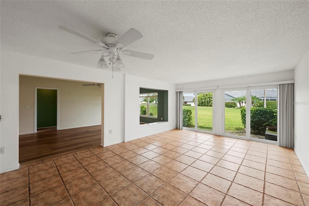 En Venta: $199,000 (2 camas, 2 baños, 1379 Pies cuadrados)