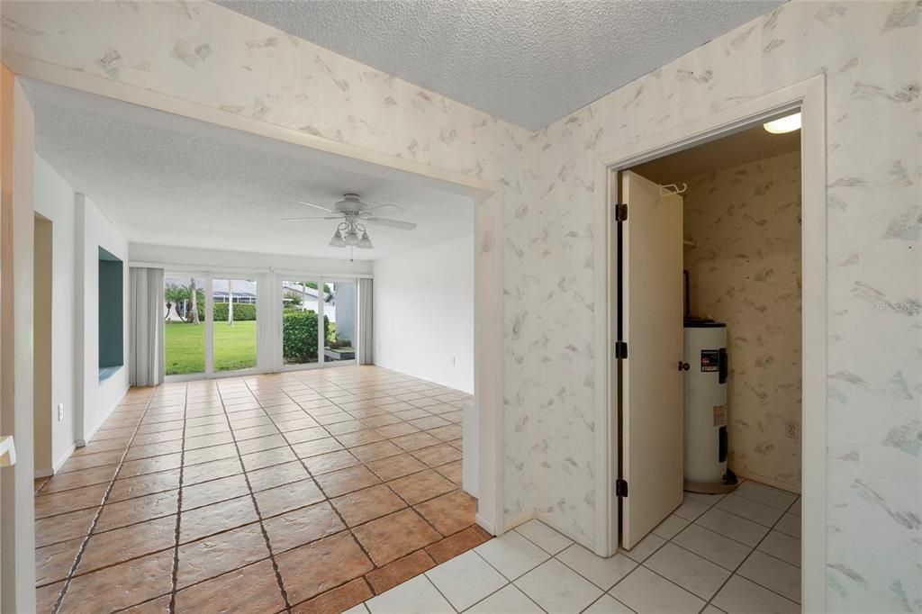 En Venta: $199,000 (2 camas, 2 baños, 1379 Pies cuadrados)