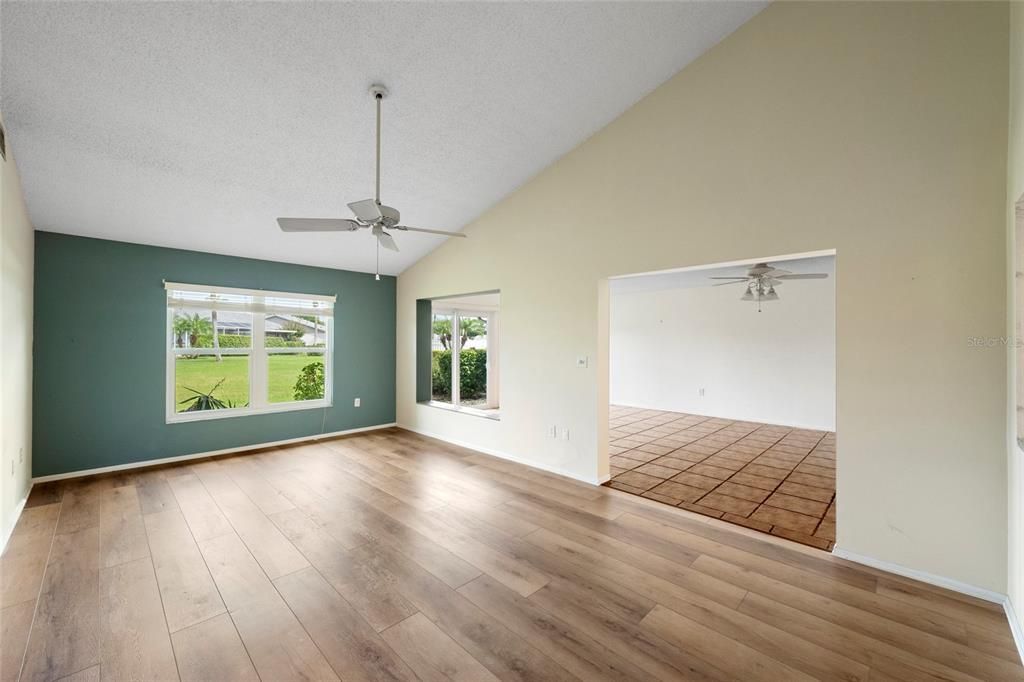 En Venta: $199,000 (2 camas, 2 baños, 1379 Pies cuadrados)