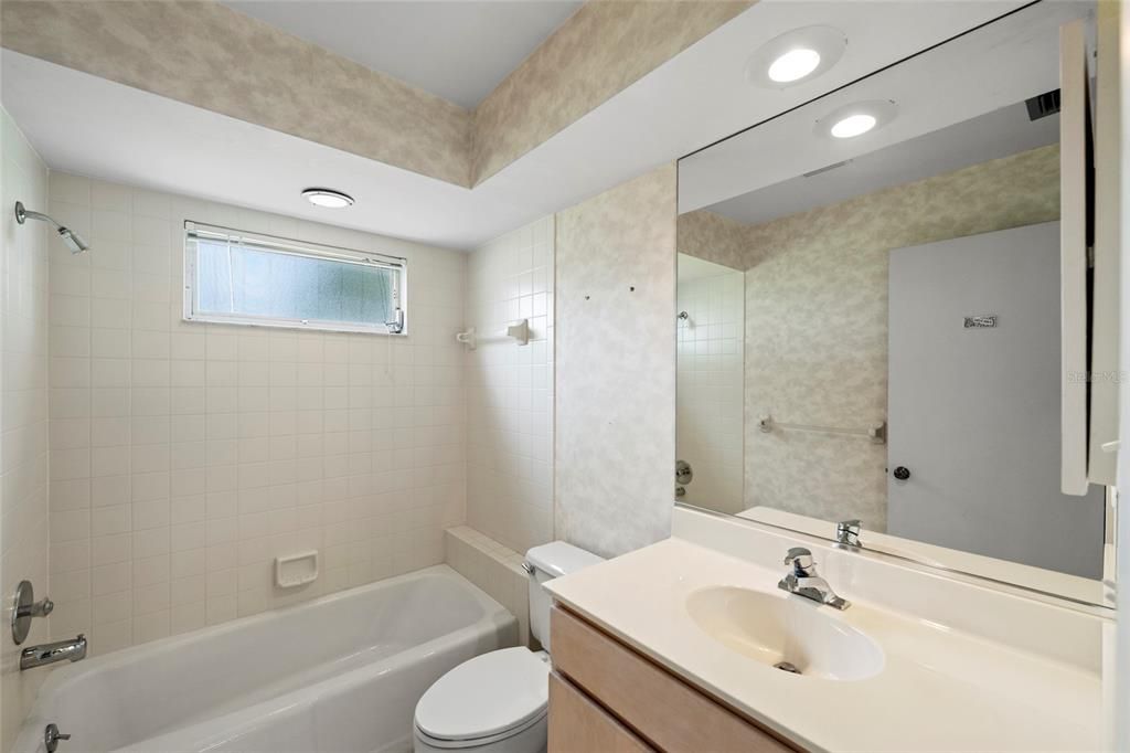 En Venta: $199,000 (2 camas, 2 baños, 1379 Pies cuadrados)