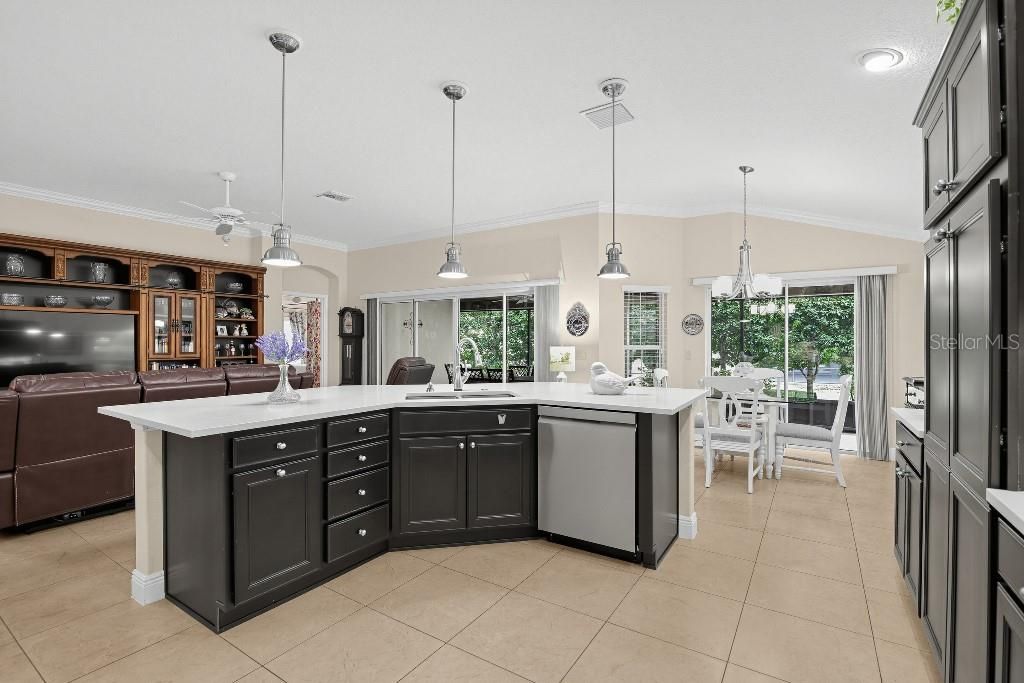 For Sale: $559,900 (3 beds, 2 baths, 1930 Square Feet)
