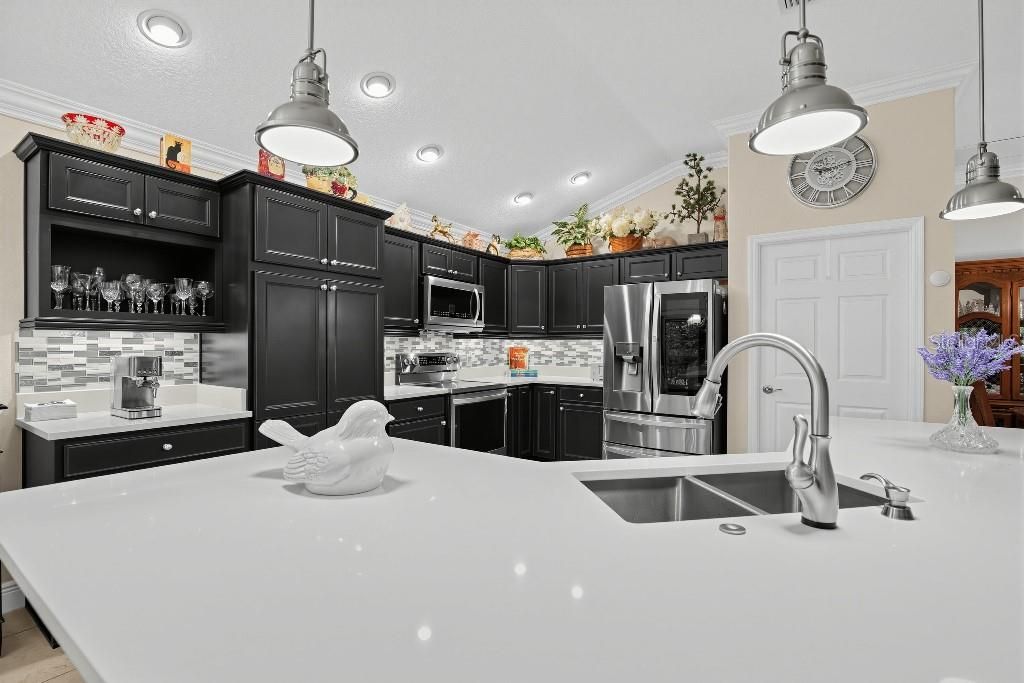 For Sale: $559,900 (3 beds, 2 baths, 1930 Square Feet)