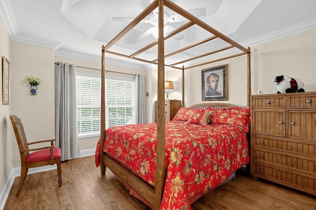 For Sale: $559,900 (3 beds, 2 baths, 1930 Square Feet)