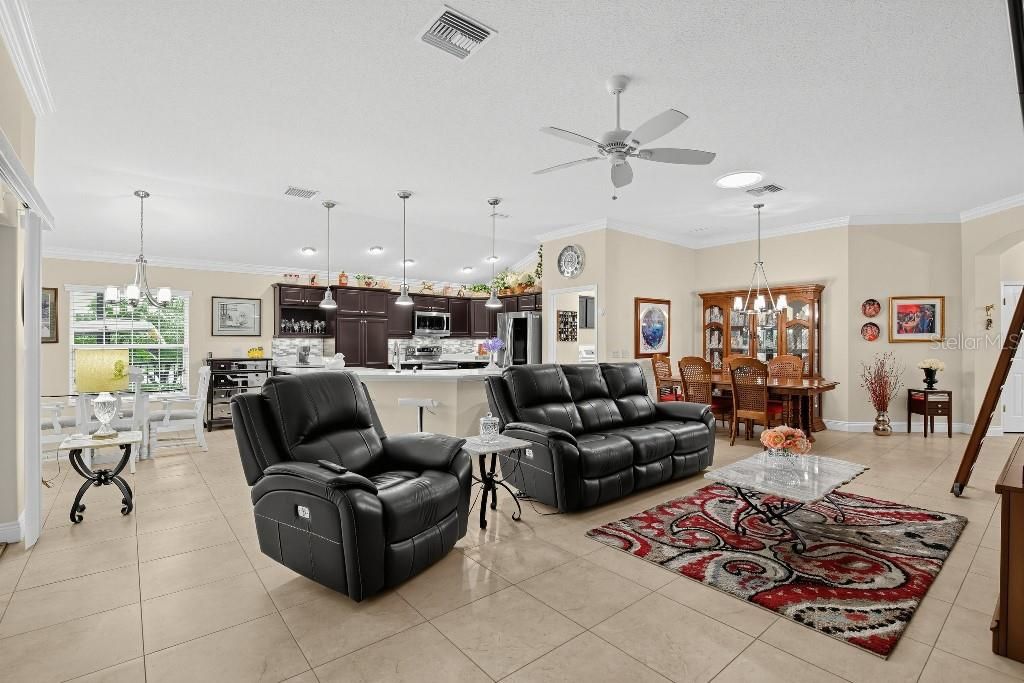 For Sale: $559,900 (3 beds, 2 baths, 1930 Square Feet)