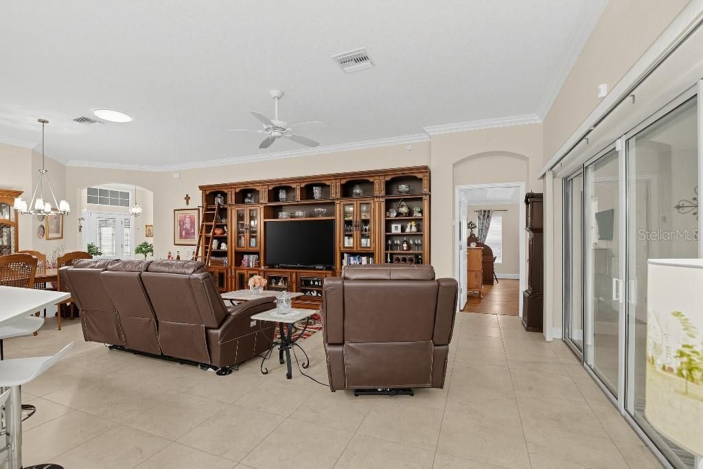 For Sale: $559,900 (3 beds, 2 baths, 1930 Square Feet)