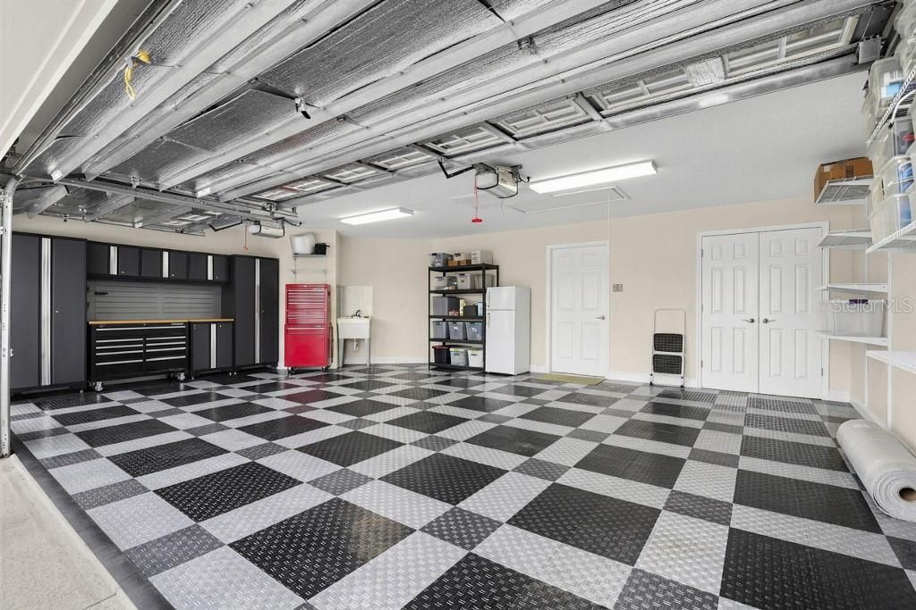 For Sale: $559,900 (3 beds, 2 baths, 1930 Square Feet)