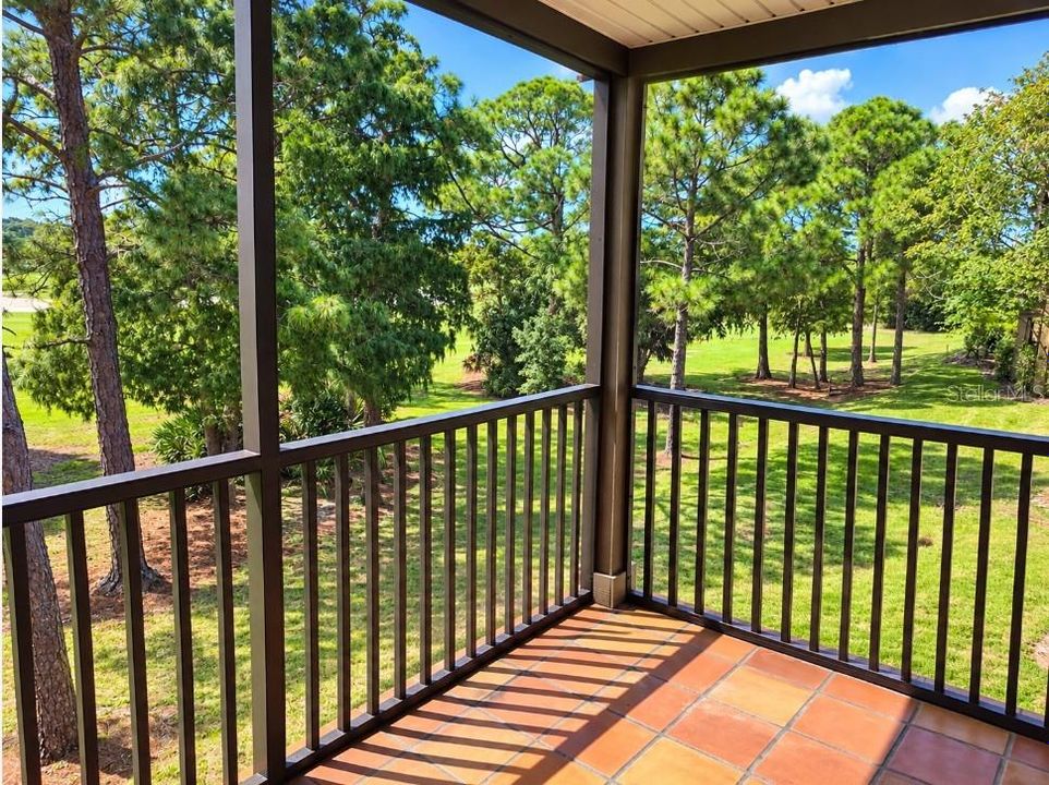 For Sale: $169,900 (1 beds, 1 baths, 721 Square Feet)