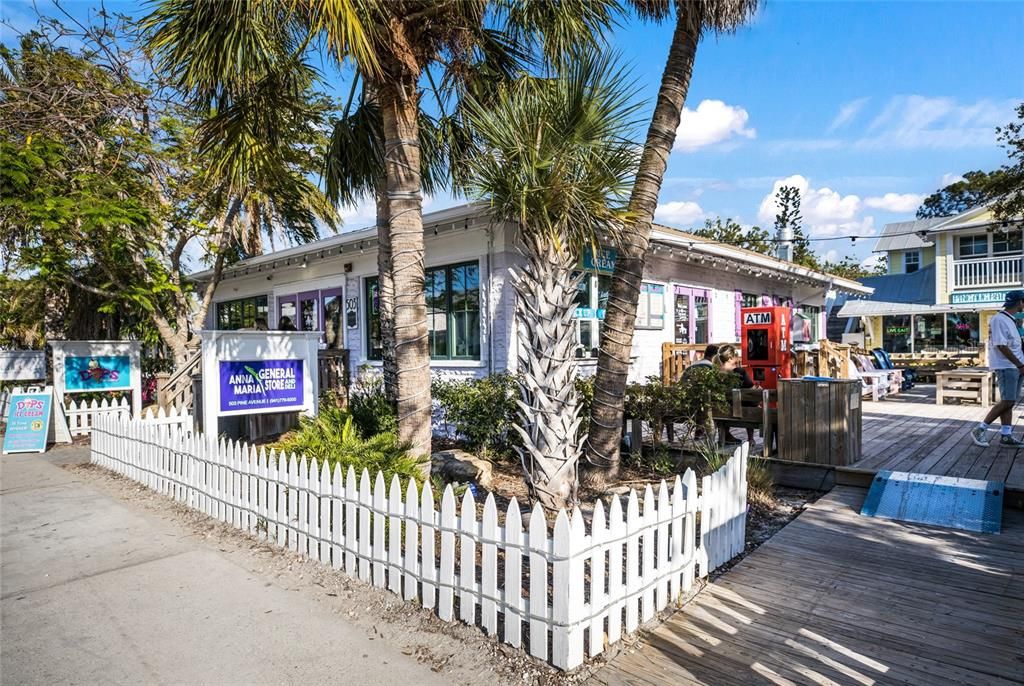 For Sale: $1,650,000 (4 beds, 4 baths, 3088 Square Feet)