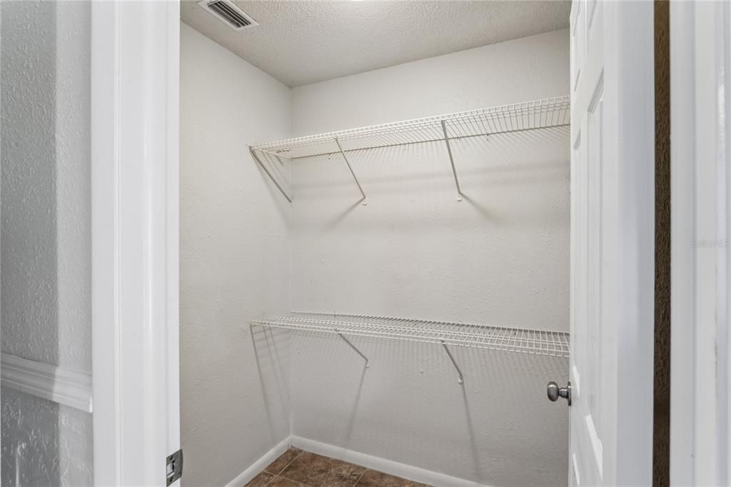 For Sale: $360,000 (4 beds, 3 baths, 1832 Square Feet)