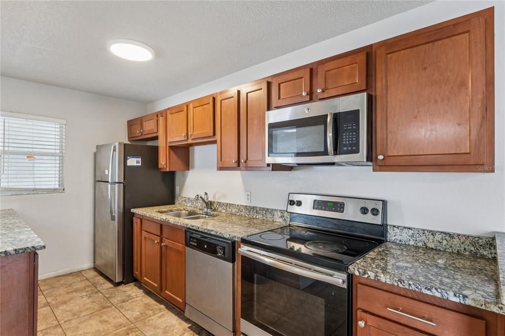 For Sale: $360,000 (4 beds, 3 baths, 1832 Square Feet)