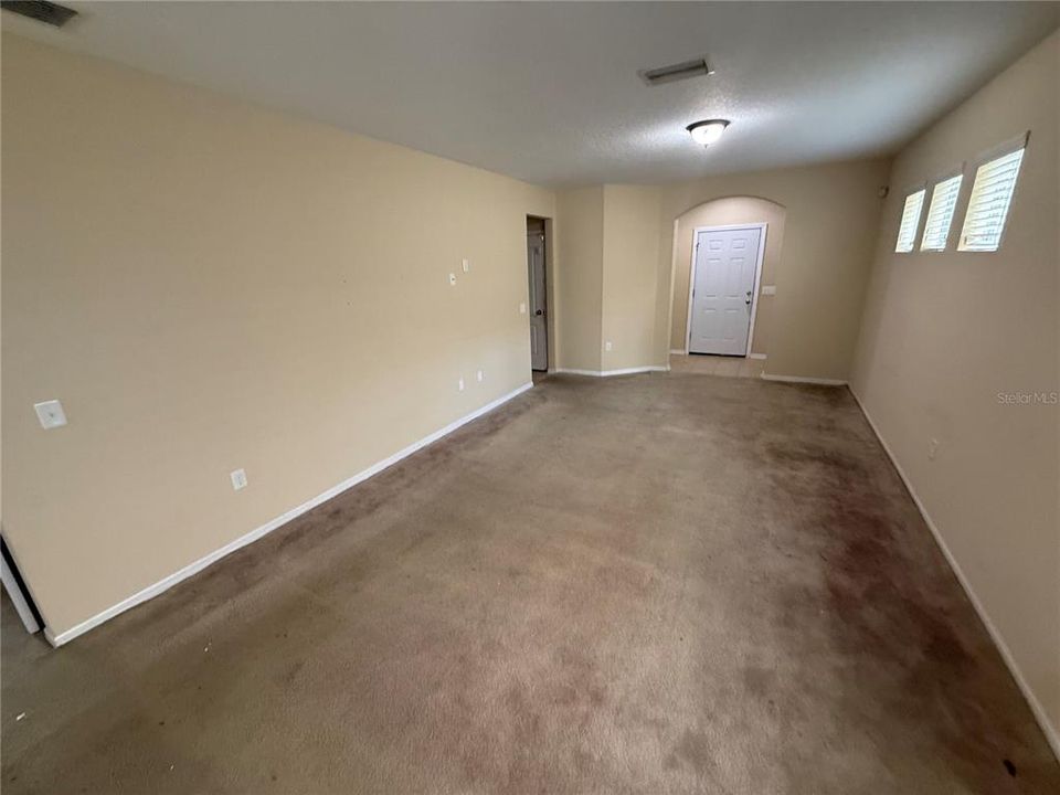 En Venta: $275,000 (4 camas, 2 baños, 2249 Pies cuadrados)
