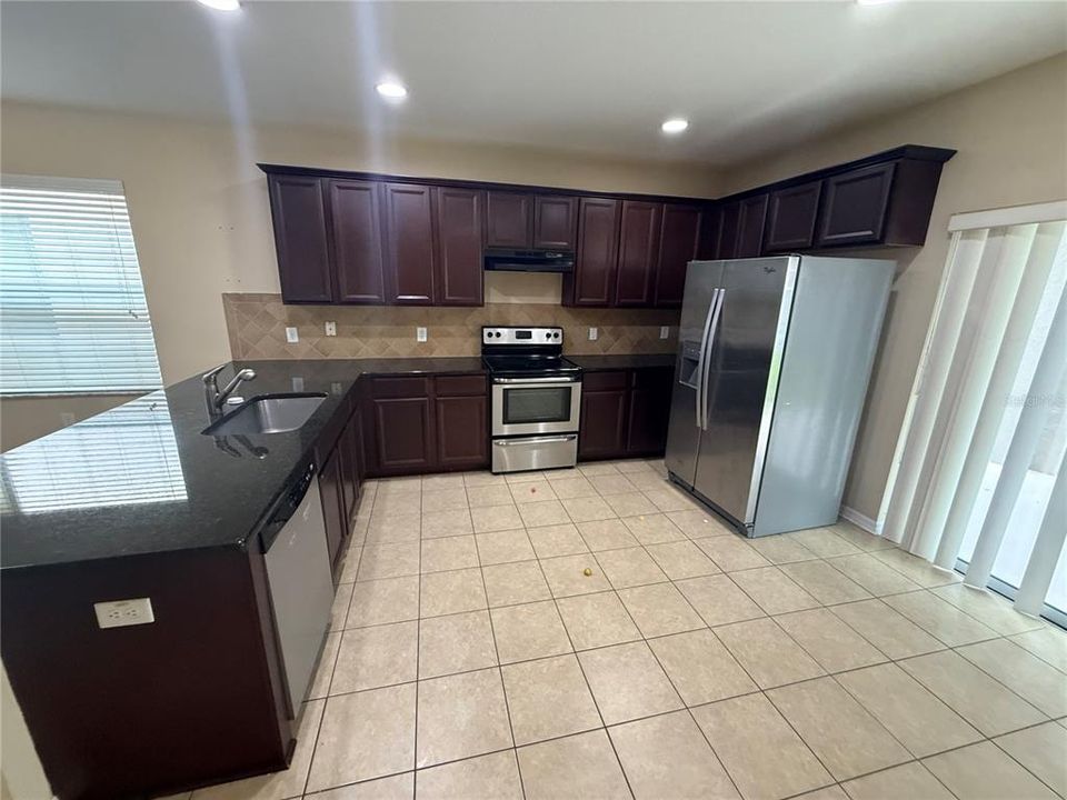 En Venta: $275,000 (4 camas, 2 baños, 2249 Pies cuadrados)