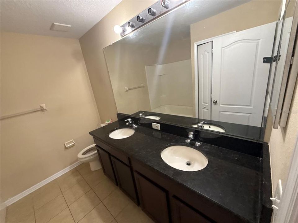 En Venta: $275,000 (4 camas, 2 baños, 2249 Pies cuadrados)
