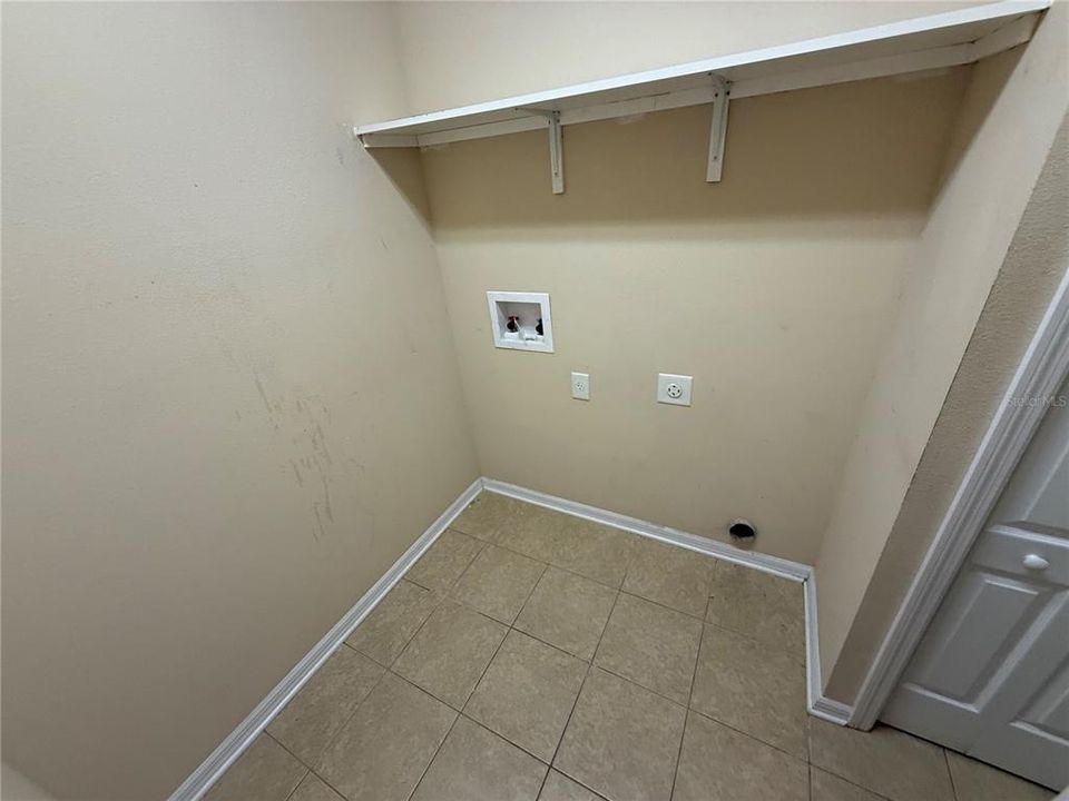 En Venta: $275,000 (4 camas, 2 baños, 2249 Pies cuadrados)