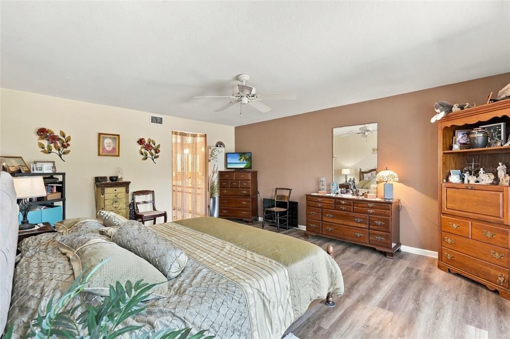 En Venta: $299,000 (2 camas, 2 baños, 1913 Pies cuadrados)