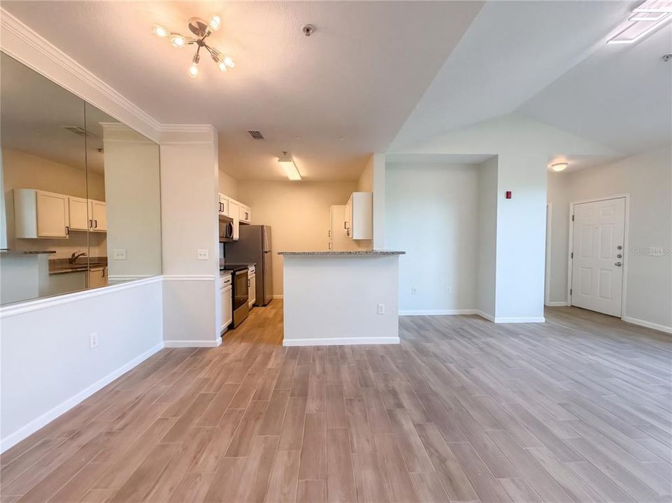 For Sale: $184,000 (2 beds, 2 baths, 1048 Square Feet)