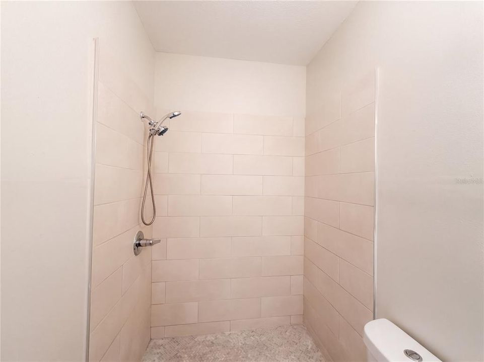 For Sale: $184,000 (2 beds, 2 baths, 1048 Square Feet)