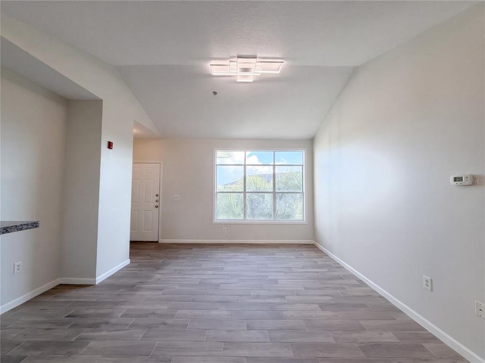 For Sale: $184,000 (2 beds, 2 baths, 1048 Square Feet)