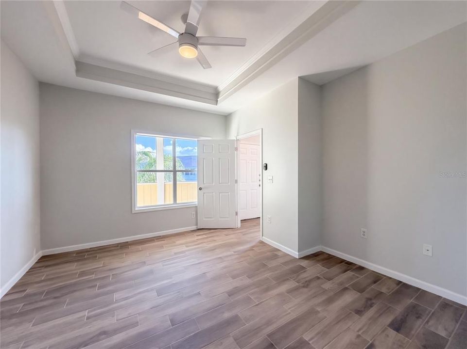 For Sale: $184,000 (2 beds, 2 baths, 1048 Square Feet)