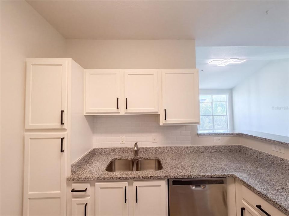 For Sale: $184,000 (2 beds, 2 baths, 1048 Square Feet)