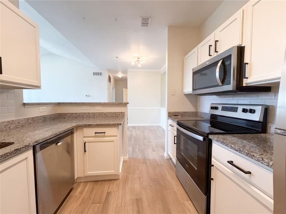 For Sale: $184,000 (2 beds, 2 baths, 1048 Square Feet)