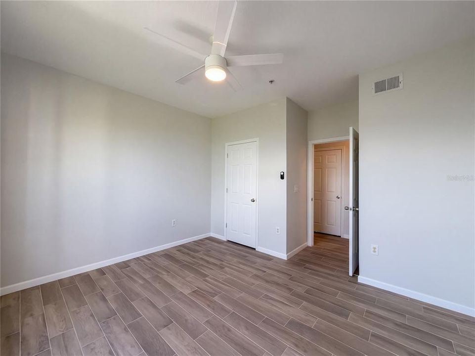 For Sale: $184,000 (2 beds, 2 baths, 1048 Square Feet)
