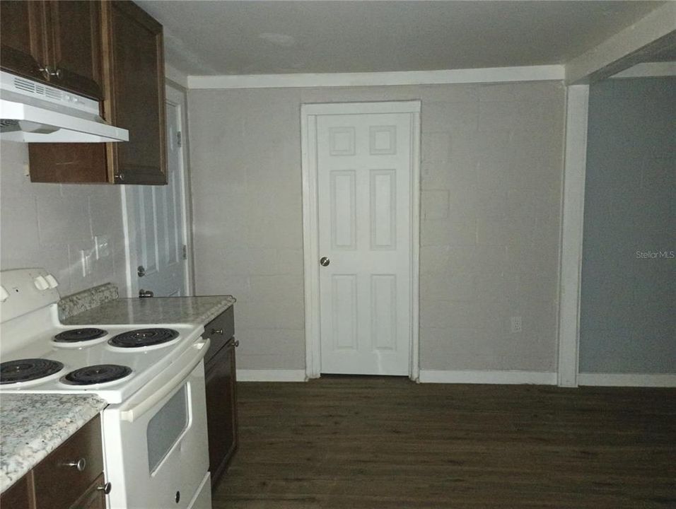 В аренду: $900 (1 спален, 1 ванн, 650 Квадратных фут)