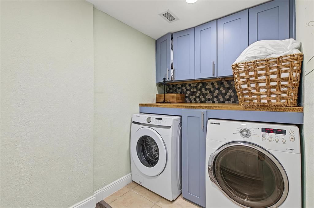En Venta: $469,000 (4 camas, 2 baños, 1518 Pies cuadrados)