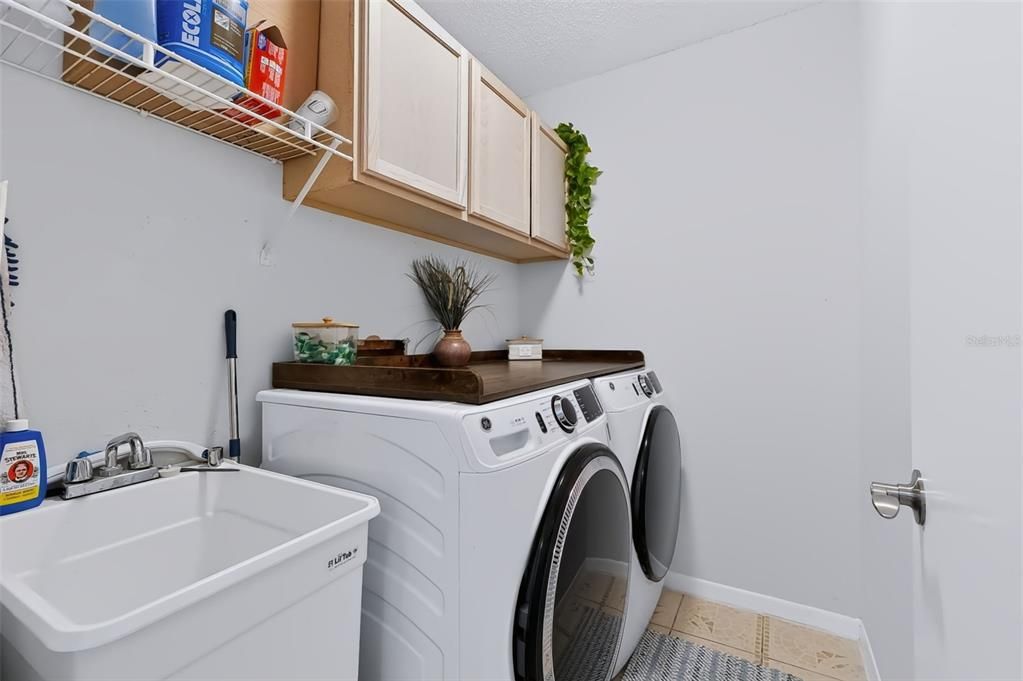 For Sale: $334,900 (3 beds, 2 baths, 1721 Square Feet)