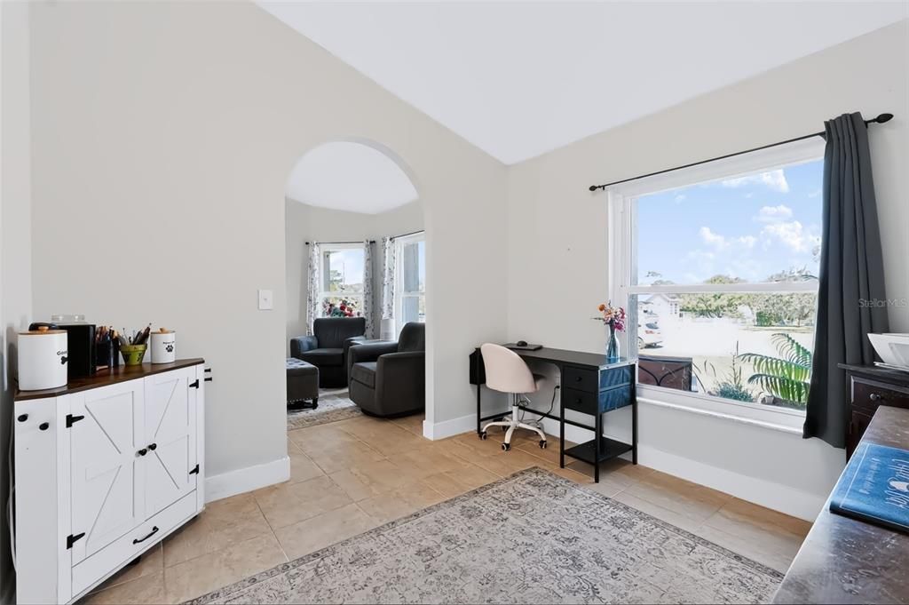 For Sale: $334,900 (3 beds, 2 baths, 1721 Square Feet)