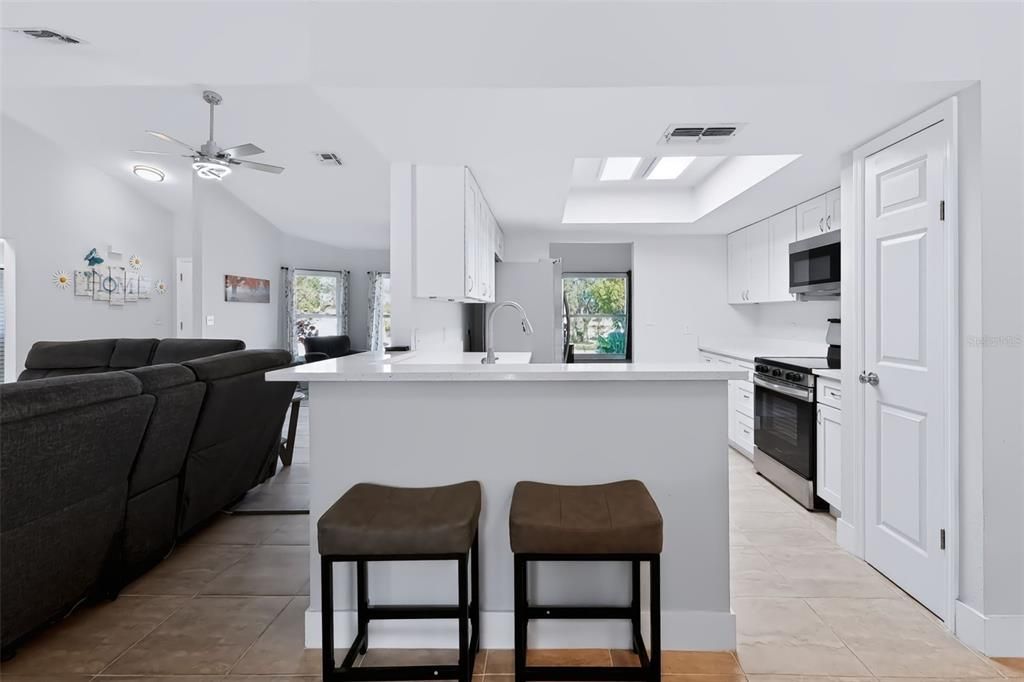 For Sale: $334,900 (3 beds, 2 baths, 1721 Square Feet)