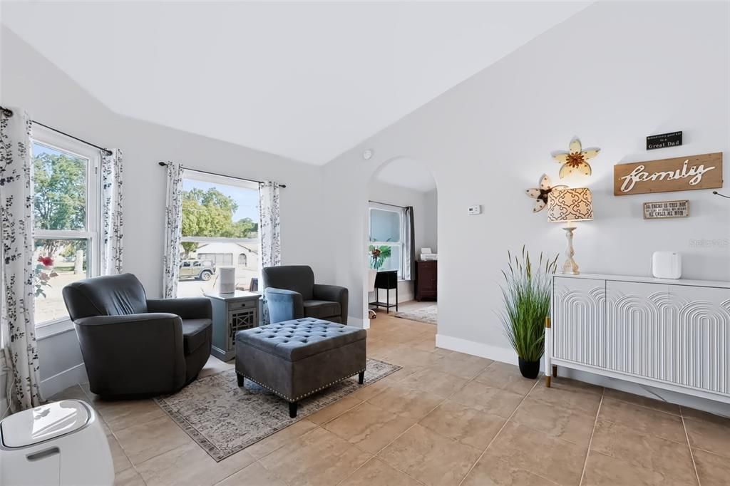 For Sale: $334,900 (3 beds, 2 baths, 1721 Square Feet)