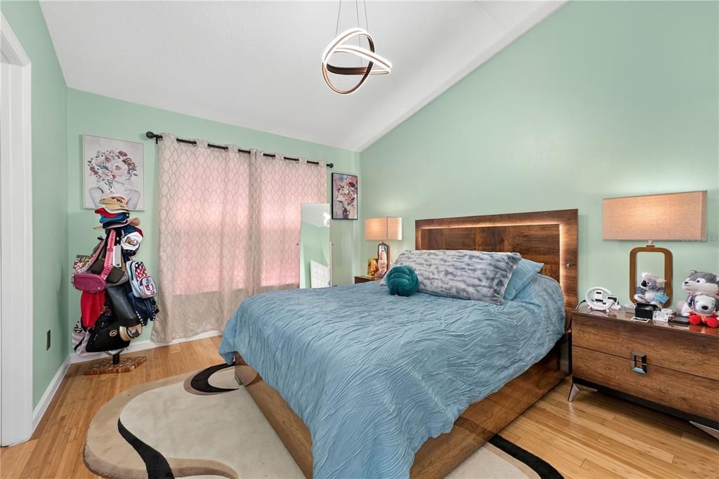 For Sale: $345,000 (3 beds, 2 baths, 1375 Square Feet)