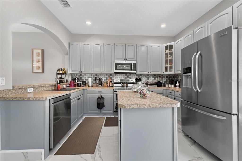 For Sale: $345,000 (3 beds, 2 baths, 1375 Square Feet)