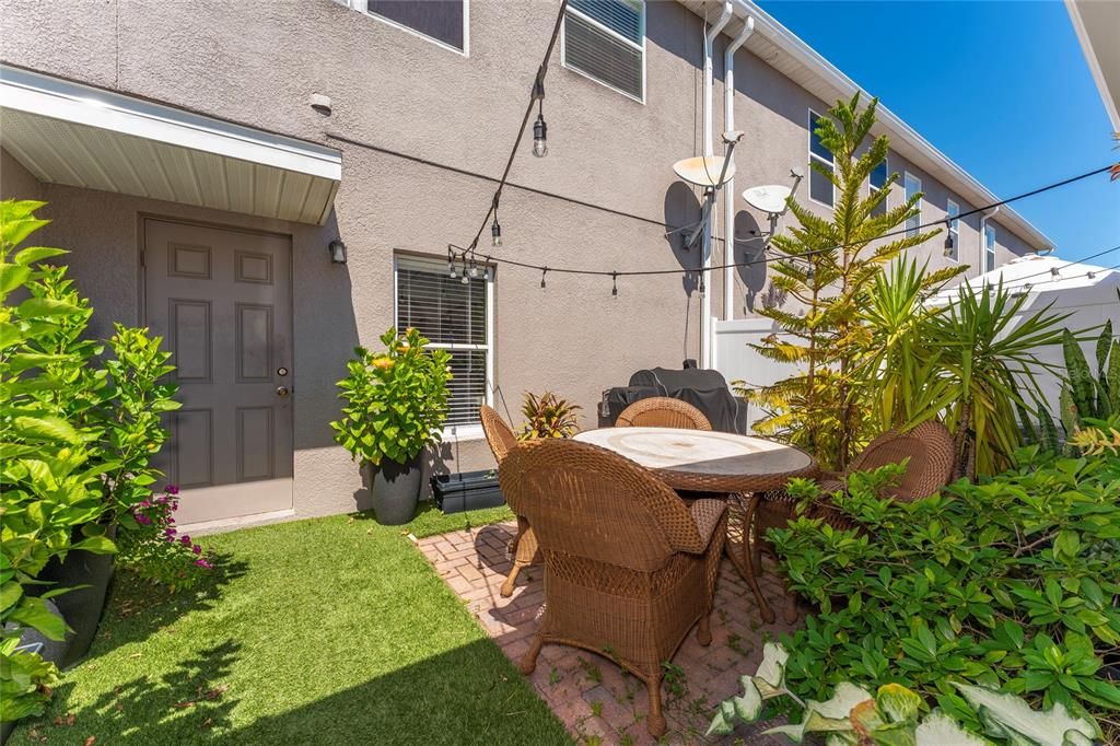 For Sale: $345,000 (3 beds, 2 baths, 1375 Square Feet)