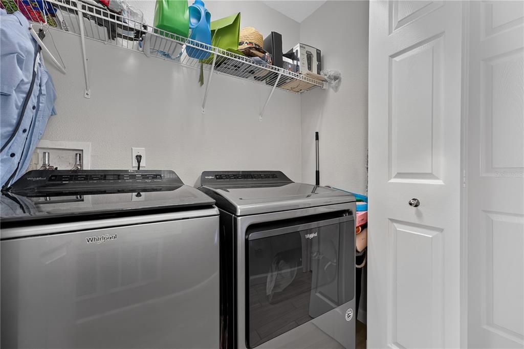 For Sale: $345,000 (3 beds, 2 baths, 1375 Square Feet)