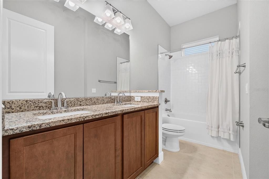 На продажу: $875,000 (4 спален, 3 ванн, 3236 Квадратных фут)