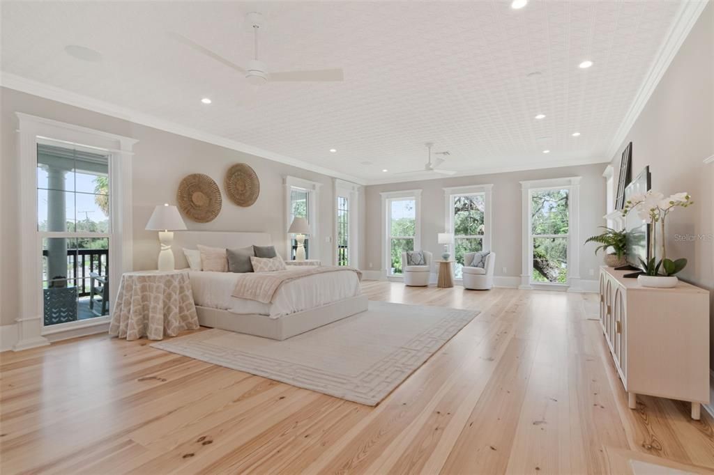 For Sale: $3,850,000 (5 beds, 5 baths, 7438 Square Feet)