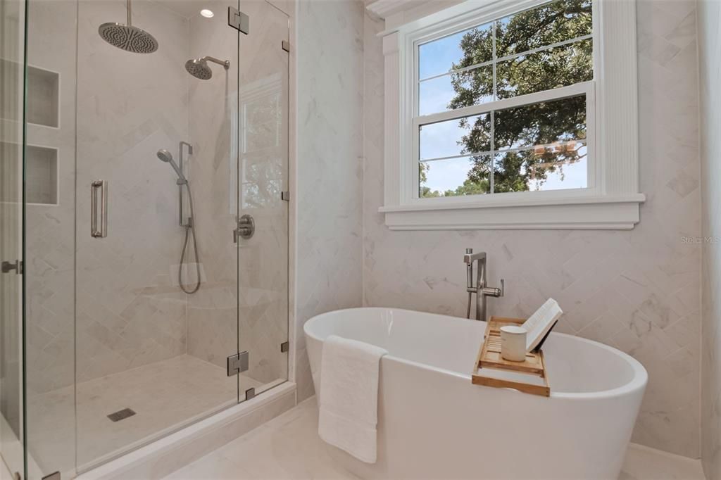 For Sale: $3,850,000 (5 beds, 5 baths, 7438 Square Feet)