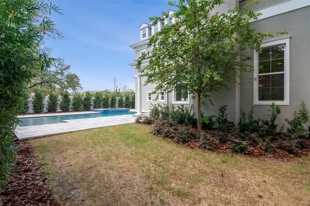 For Sale: $3,850,000 (5 beds, 5 baths, 7438 Square Feet)