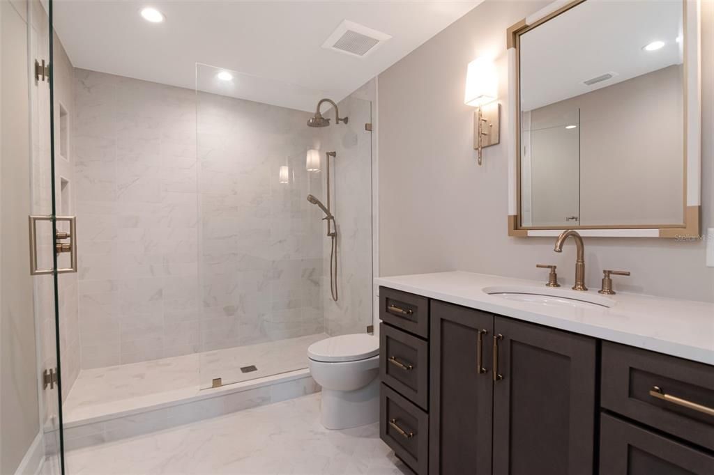 For Sale: $3,850,000 (5 beds, 5 baths, 7438 Square Feet)