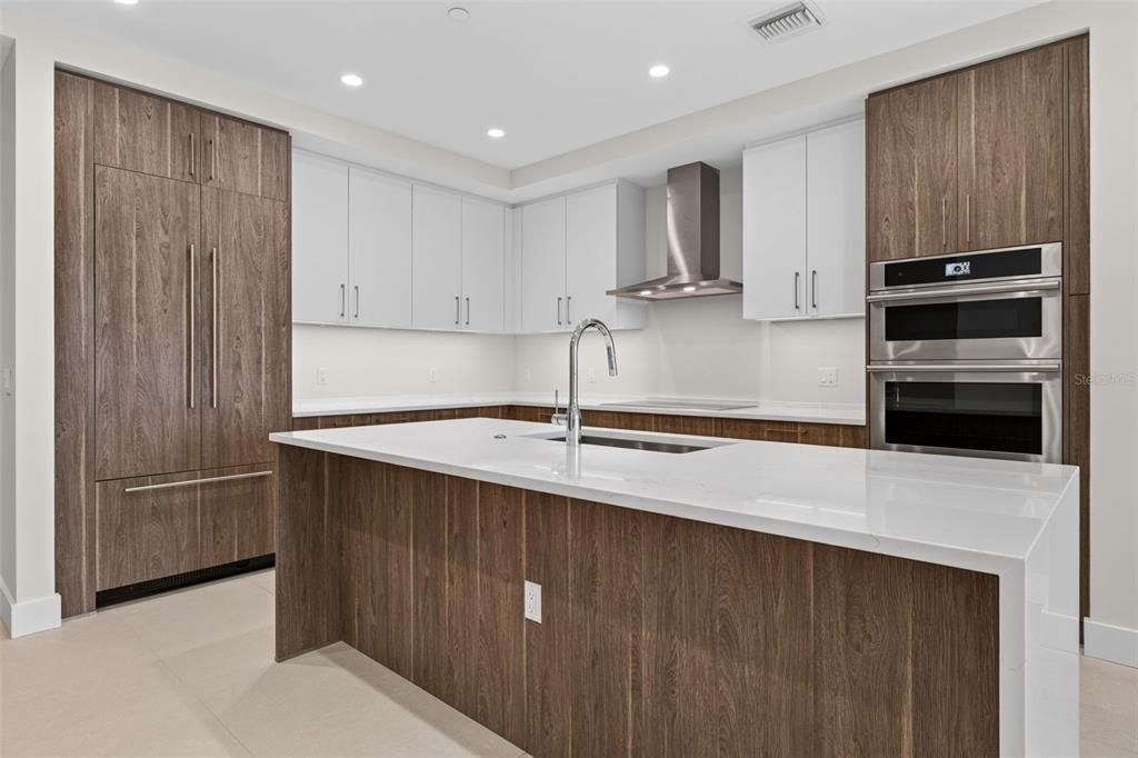 For Sale: $1,950,000 (2 beds, 3 baths, 1935 Square Feet)