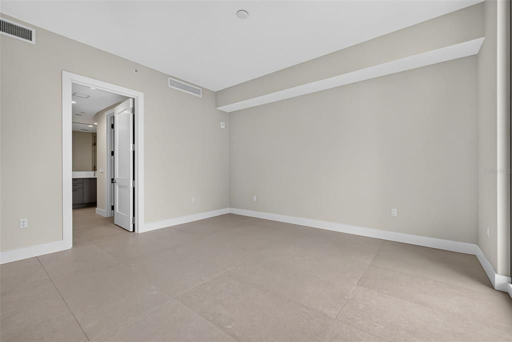 For Sale: $1,950,000 (2 beds, 3 baths, 1935 Square Feet)