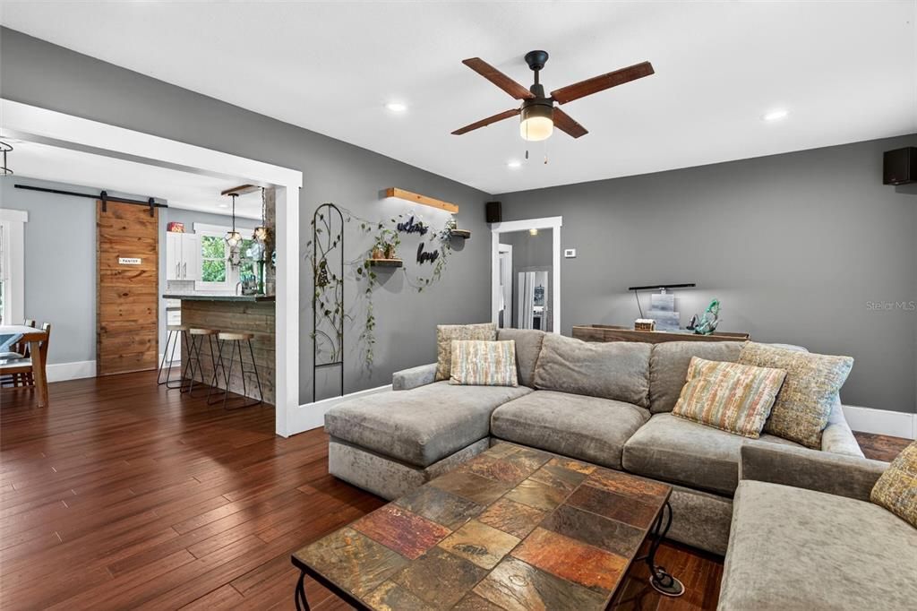 For Sale: $375,000 (3 beds, 2 baths, 1491 Square Feet)